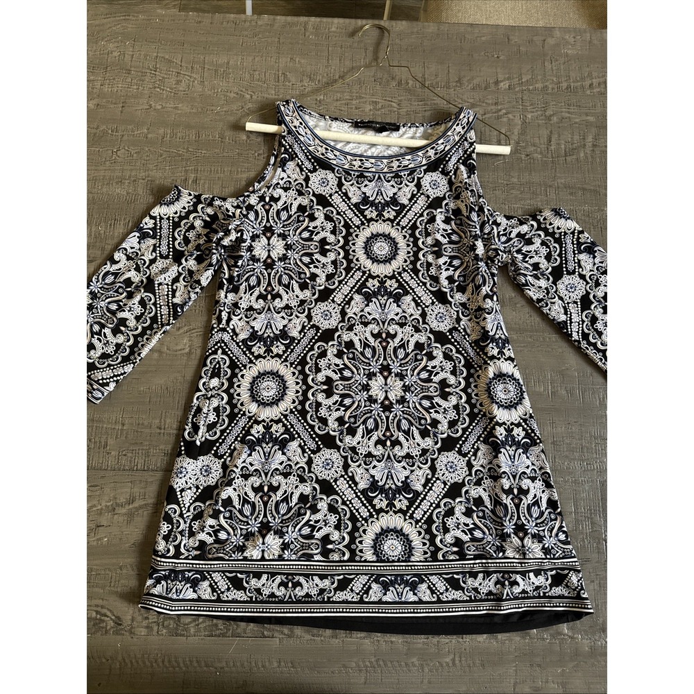 White House Black Market Tunic‎ Top Womens Size Med Blue Paisley Cold-Shoulder